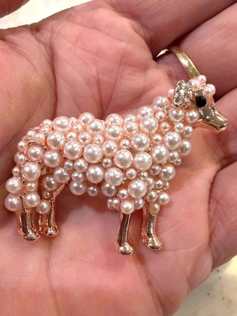Pearl Sheep Brooch - Pink Pearl Sheep Pin
